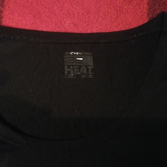 Two long sleeve shirts - Picture 4 of 7